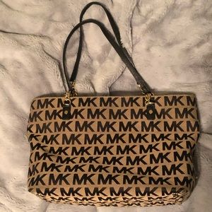 Micheal Kors logo bag
